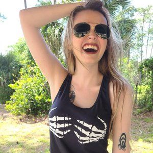Skeleton Hands Tank